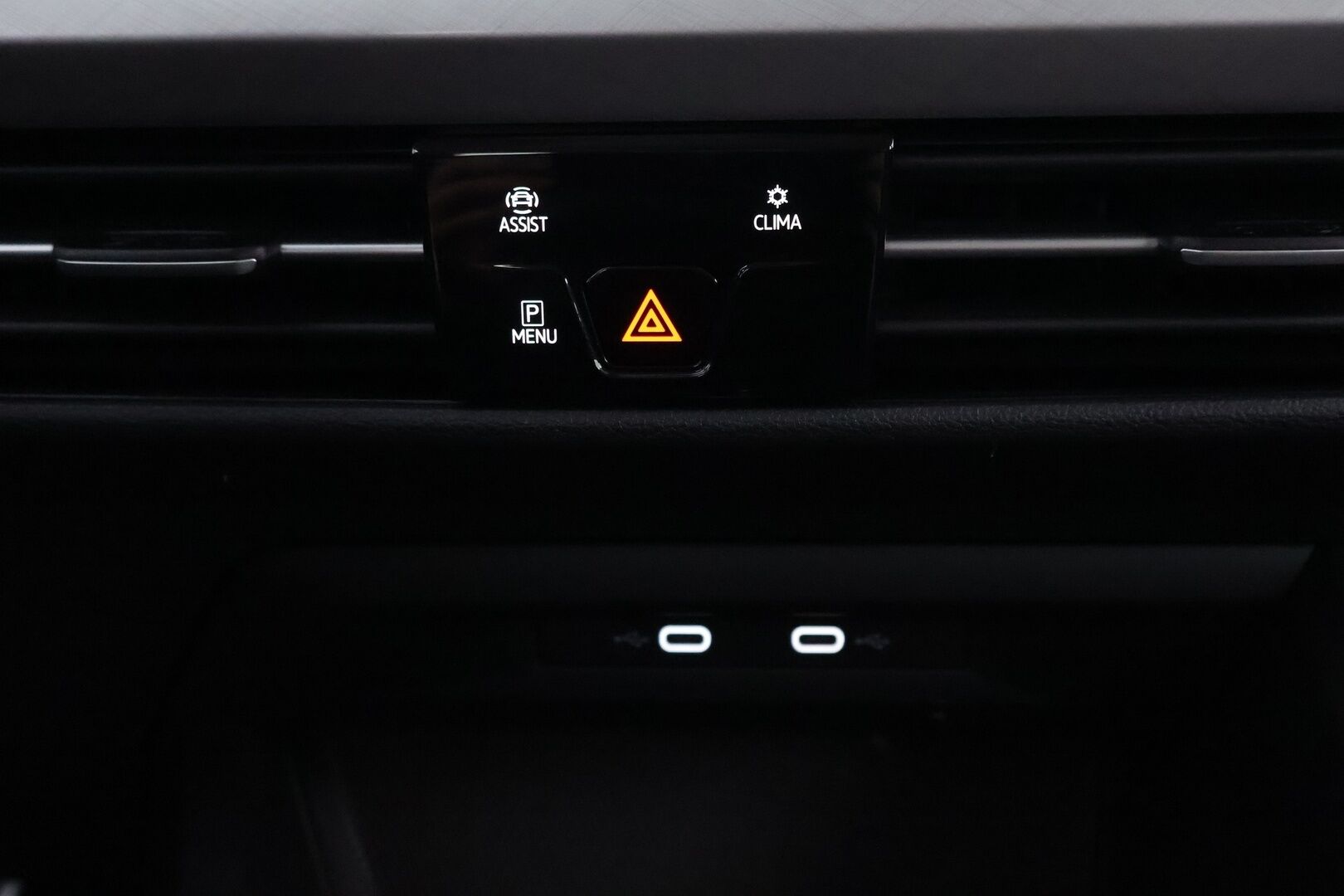 Volkswagen Golf 2021 Variant Comfort 1.0 eTSI (MHEV) 81 kW DSG-automaatti - Suomiauto / Webasto / Adapt.Vakkari / Digimittaristo / LED / Navi / KeylessGo / 2x Hyvät renkaat aluvantein!