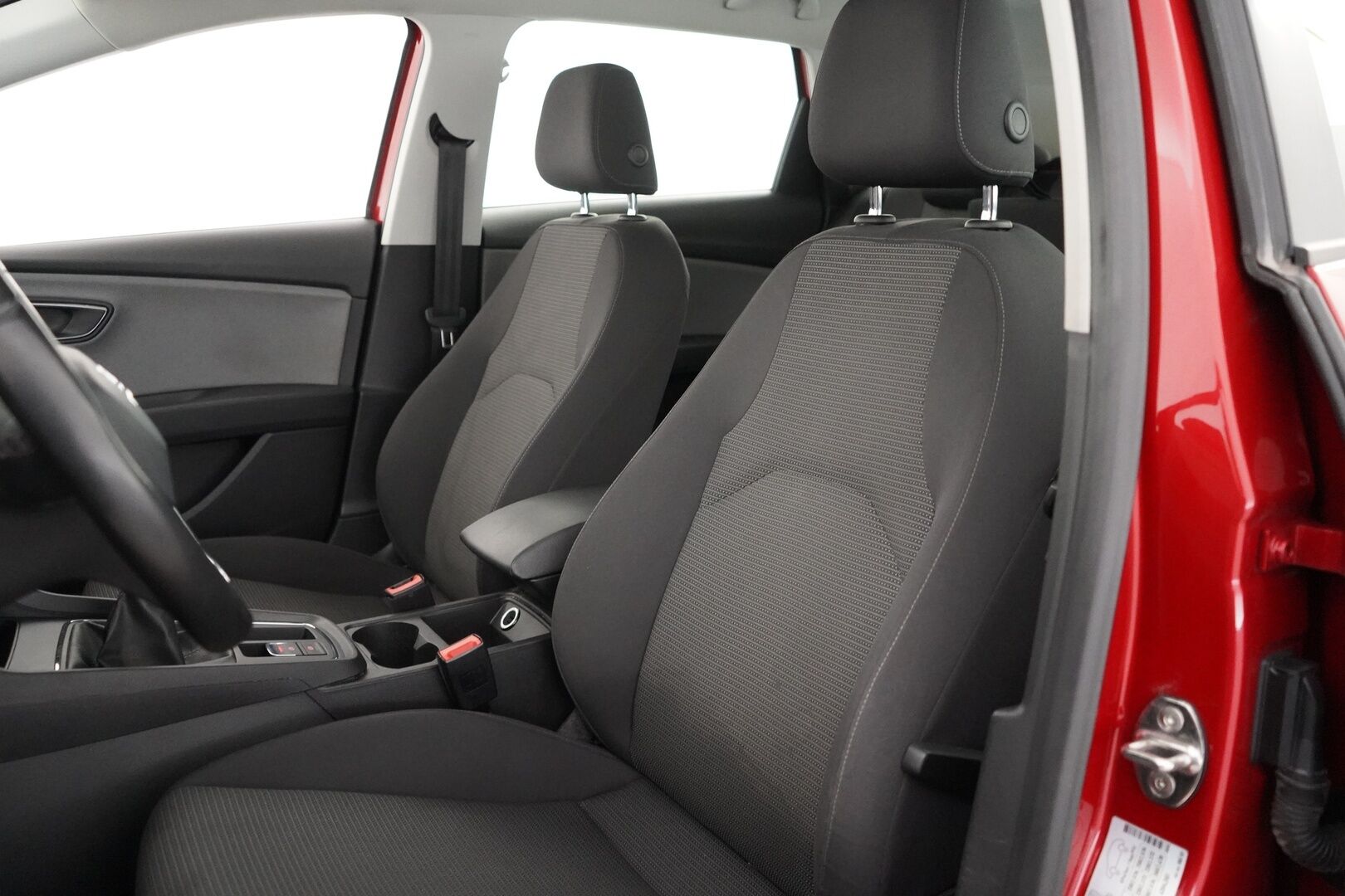 Seat Leon ST 2018 1.2 TSI 110 Style * Vakkari / Tutkat / Vetokoukku * - Viimeisin huolto 170tkm / Katsastus 2027 / Kahdet renkaat