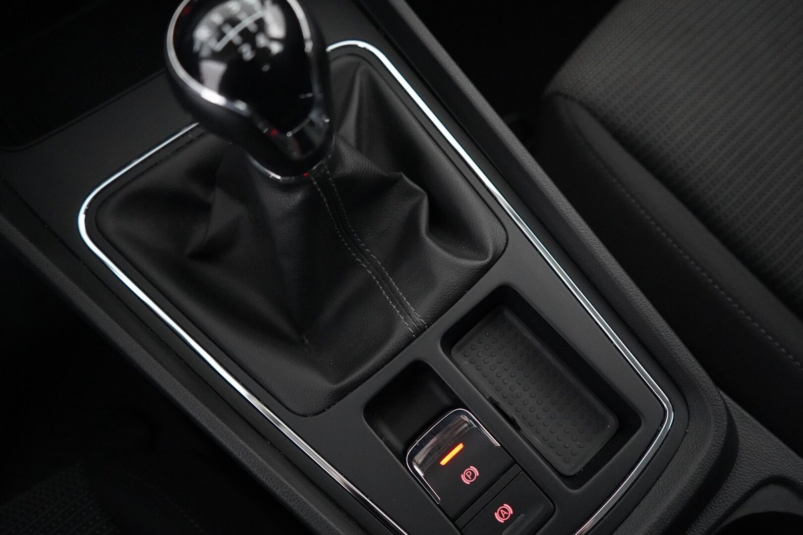 Seat Leon ST 2018 1.2 TSI 110 Style * Vakkari / Tutkat / Vetokoukku * - Viimeisin huolto 170tkm / Katsastus 2027 / Kahdet renkaat