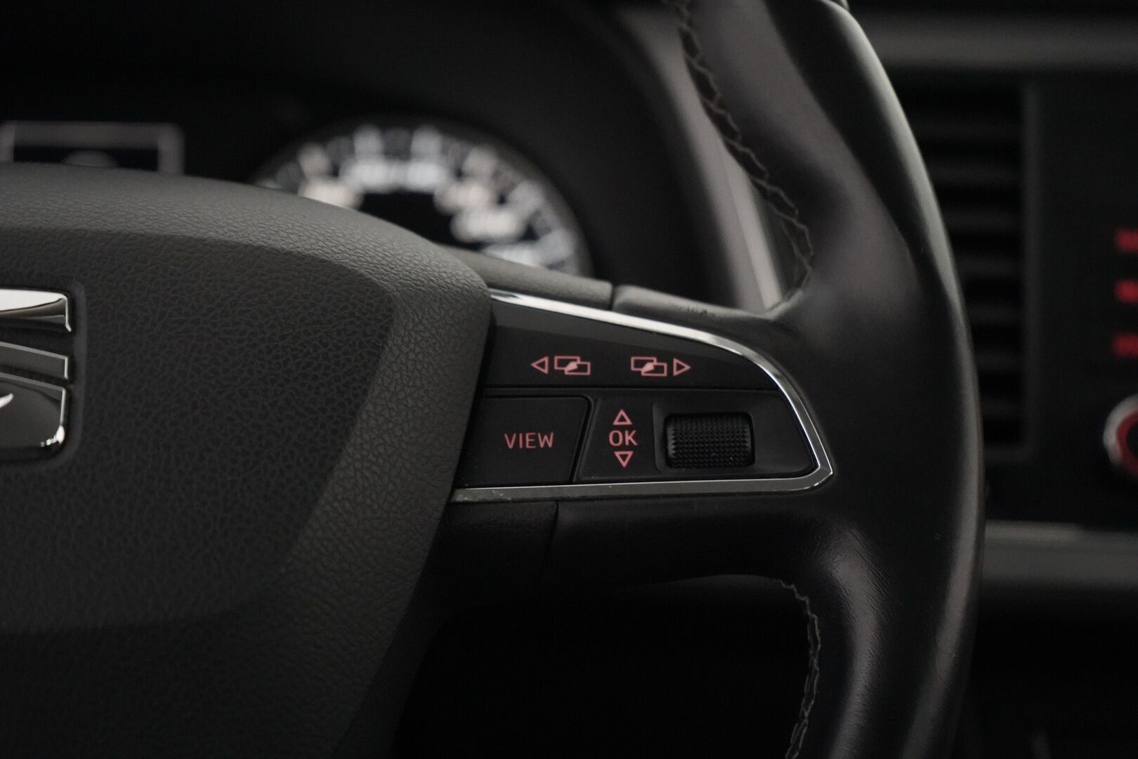 Seat Leon ST 2018 1.2 TSI 110 Style * Vakkari / Tutkat / Vetokoukku * - Viimeisin huolto 170tkm / Katsastus 2027 / Kahdet renkaat