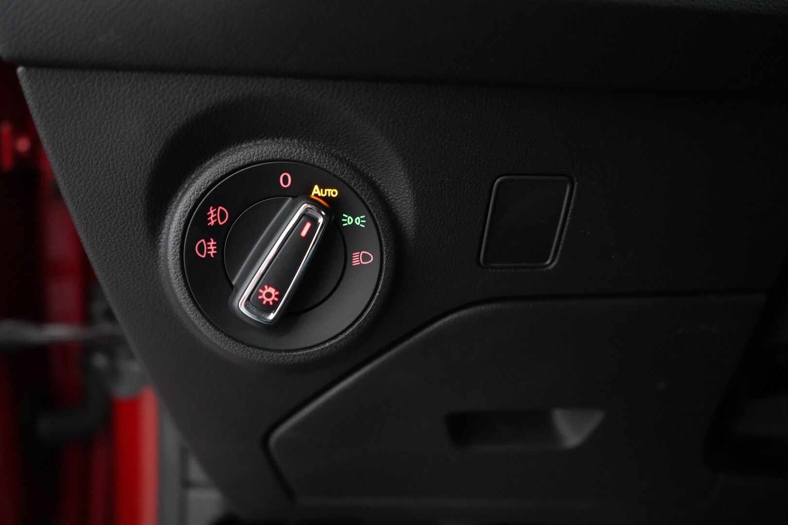 Seat Leon ST 2018 1.2 TSI 110 Style * Vakkari / Tutkat / Vetokoukku * - Viimeisin huolto 170tkm / Katsastus 2027