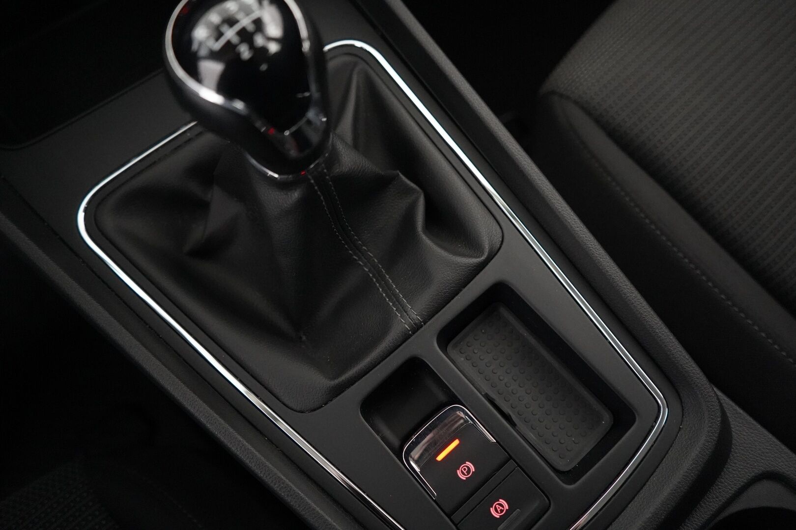 Seat Leon ST 2018 1.2 TSI 110 Style * Vakkari / Tutkat / Vetokoukku * - Viimeisin huolto 170tkm / Katsastus 2027 / Kahdet renkaat