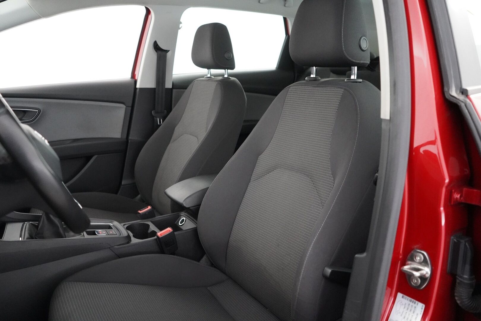 Seat Leon ST 2018 1.2 TSI 110 Style * Vakkari / Tutkat / Vetokoukku * - Viimeisin huolto 170tkm / Katsastus 2027 / Kahdet renkaat