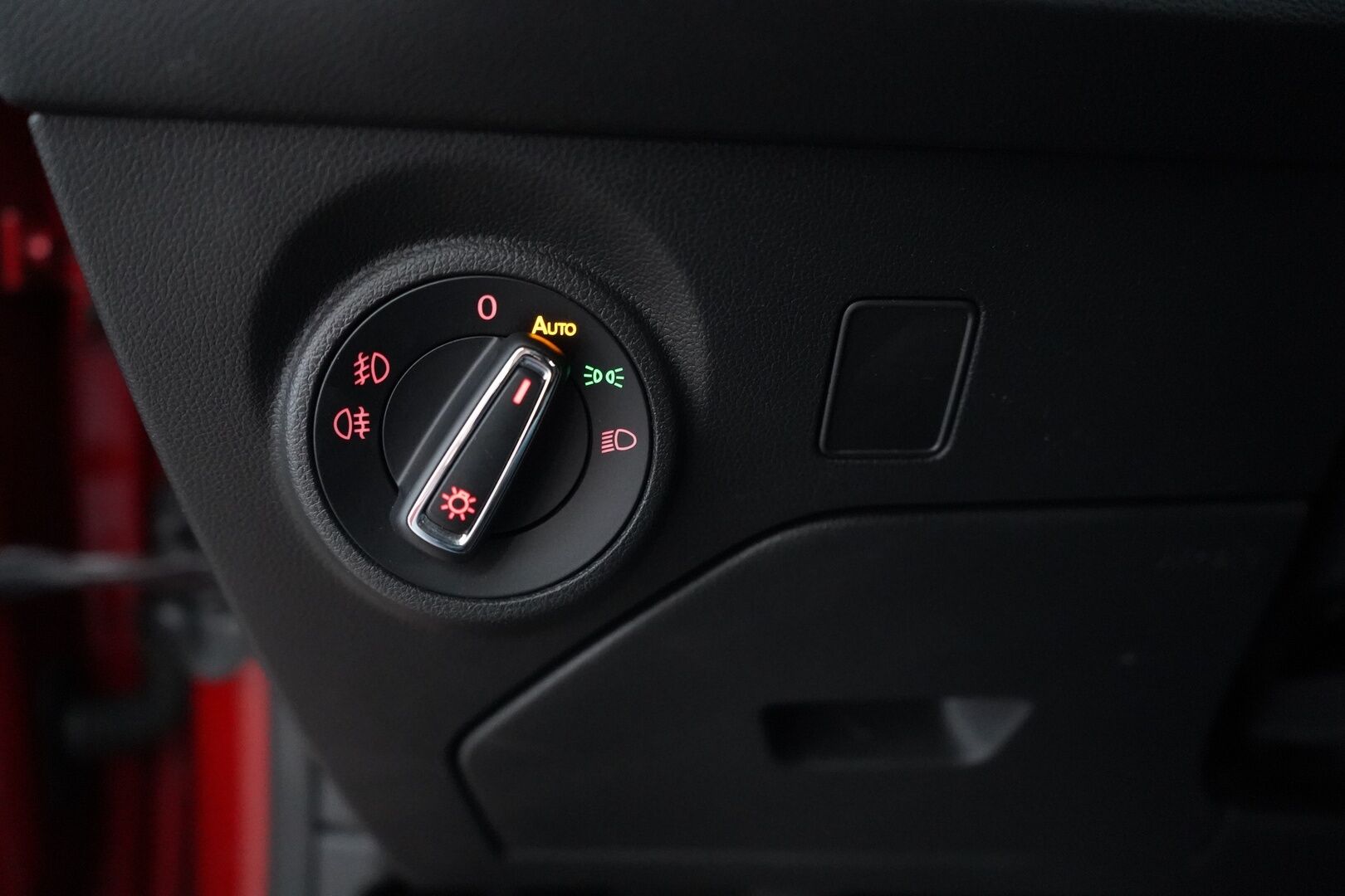 Seat Leon ST 2018 1.2 TSI 110 Style * Vakkari / Tutkat / Vetokoukku * - Viimeisin huolto 170tkm / Katsastus 2027 / Kahdet renkaat