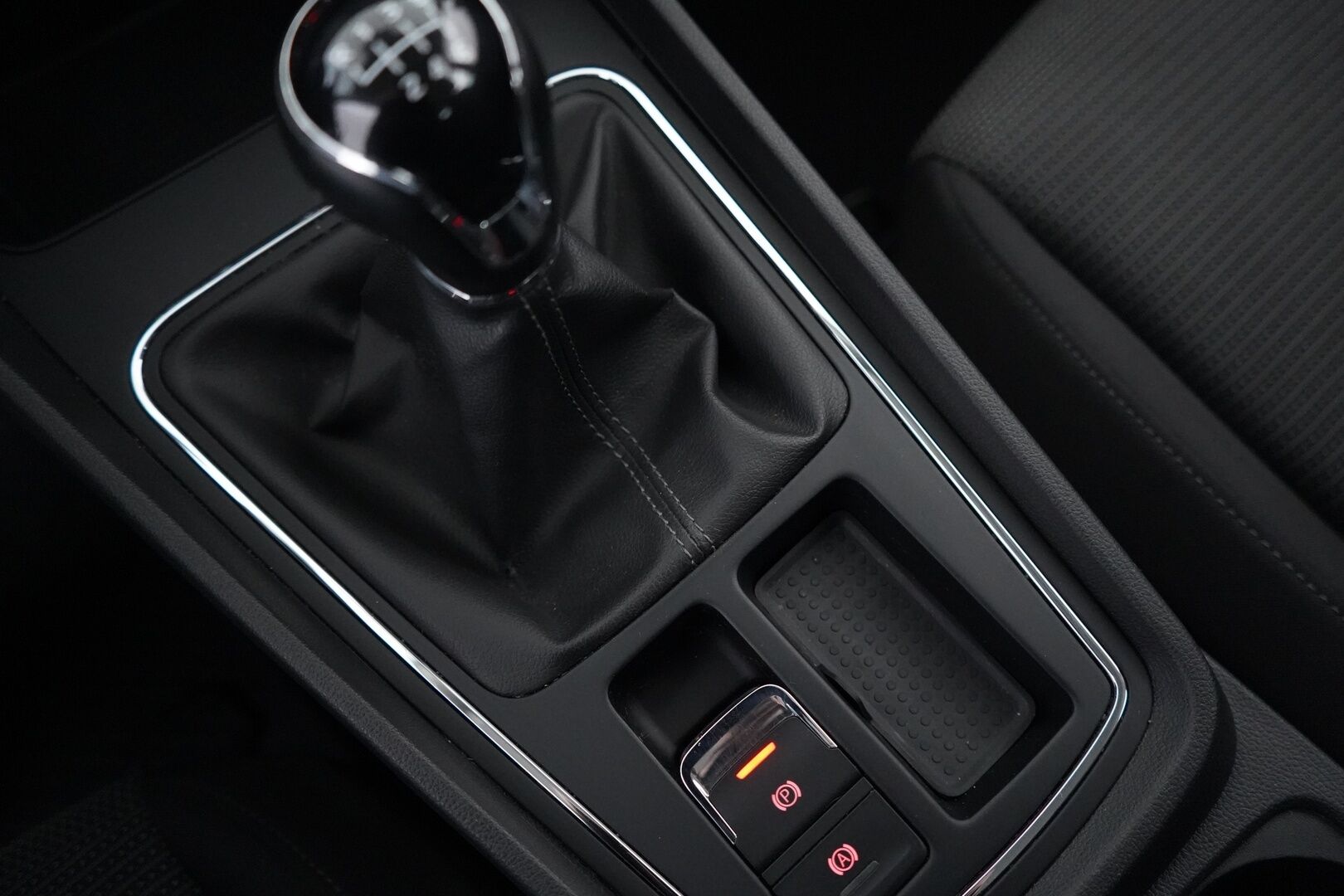 Seat Leon ST 2018 1.2 TSI 110 Style * Vakkari / Tutkat / Vetokoukku * - Viimeisin huolto 170tkm / Katsastus 2027 / Kahdet renkaat