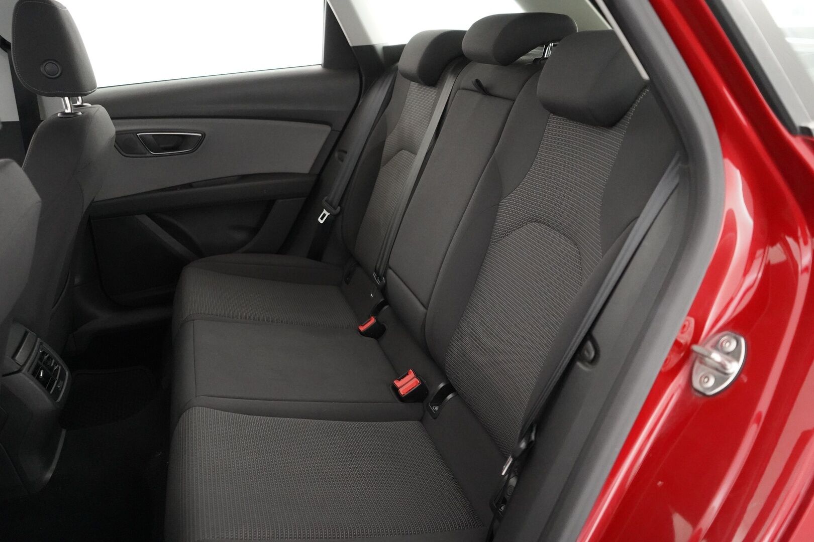 Seat Leon ST 2018 1.2 TSI 110 Style * Vakkari / Tutkat / Vetokoukku * - Viimeisin huolto 170tkm / Katsastus 2027 / Kahdet renkaat