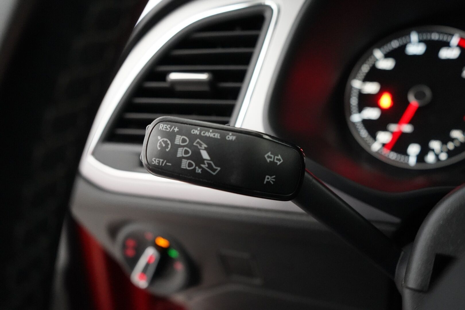 Seat Leon ST 2018 1.2 TSI 110 Style * Vakkari / Tutkat / Vetokoukku * - Viimeisin huolto 170tkm / Katsastus 2027 / Kahdet renkaat