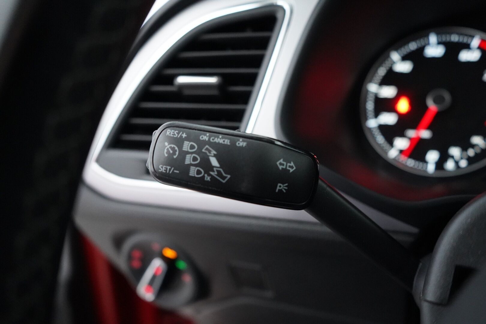 Seat Leon ST 2018 1.2 TSI 110 Style * Vakkari / Tutkat / Vetokoukku * - Viimeisin huolto 170tkm / Katsastus 2027 / Kahdet renkaat