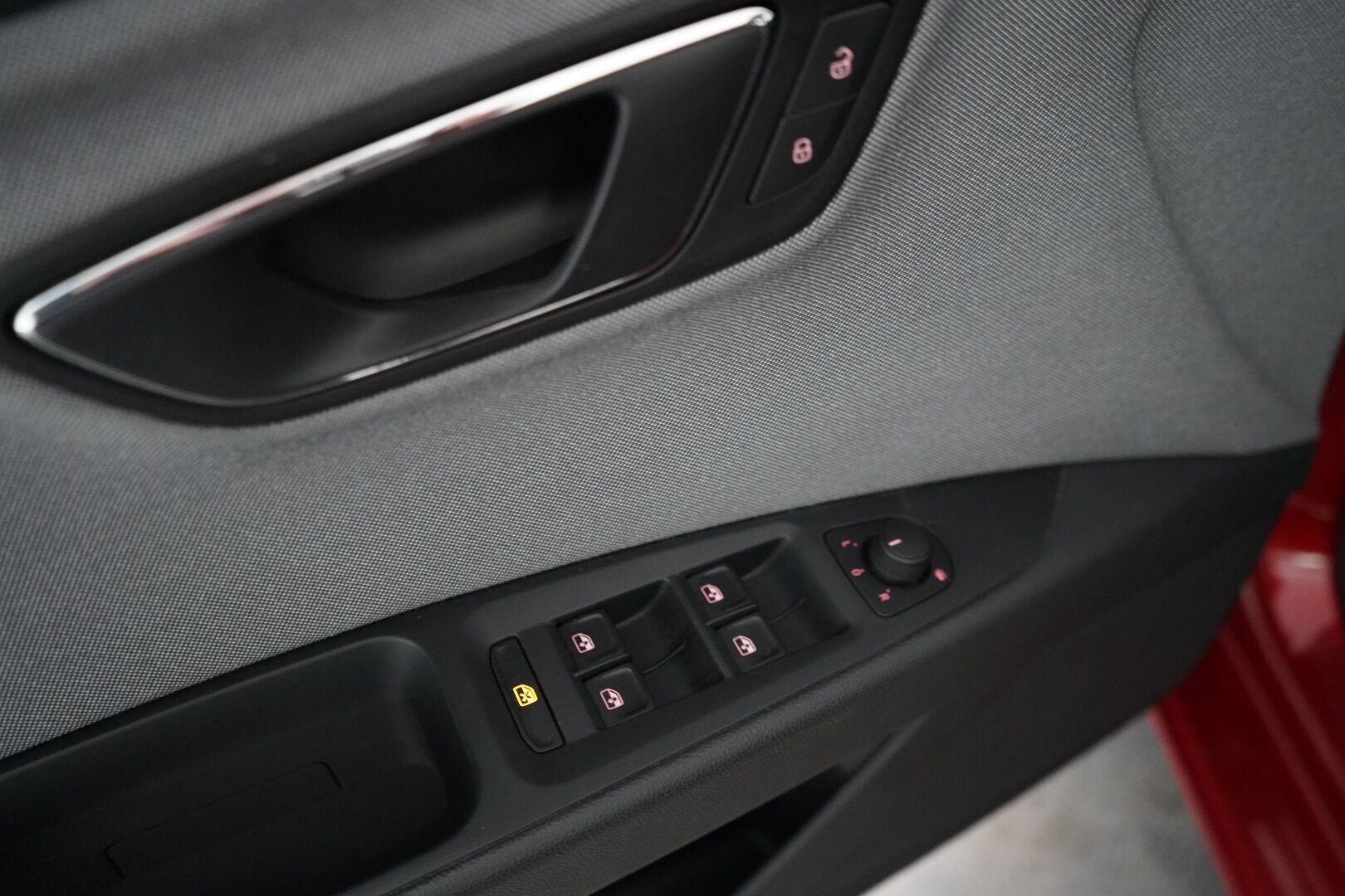 Seat Leon ST 2018 1.2 TSI 110 Style * Vakkari / Tutkat / Vetokoukku * - Viimeisin huolto 170tkm / Katsastus 2027 / Kahdet renkaat