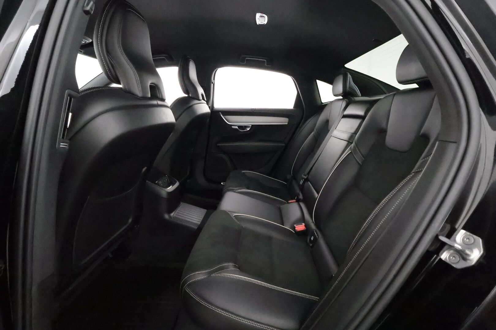 Volvo S90 2021 T8 TwE AWD Business R-Design aut. **Adapt.Vakkari / Webasto / Koukku / H&K / Muistipenkit / Apple&Android / P-Kamera** - 3,99 % KORKOTARJOUS TÄHÄN AUTOON - Upea ja hyvin varusteltu!