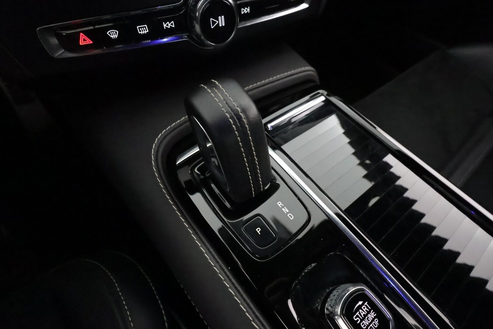 Volvo S90 2021 T8 TwE AWD Business R-Design aut. **Adapt.Vakkari / Webasto / Koukku / H&K / Muistipenkit / Apple&Android / P-Kamera** - 3,99 % KORKOTARJOUS TÄHÄN AUTOON - Upea ja hyvin varusteltu!
