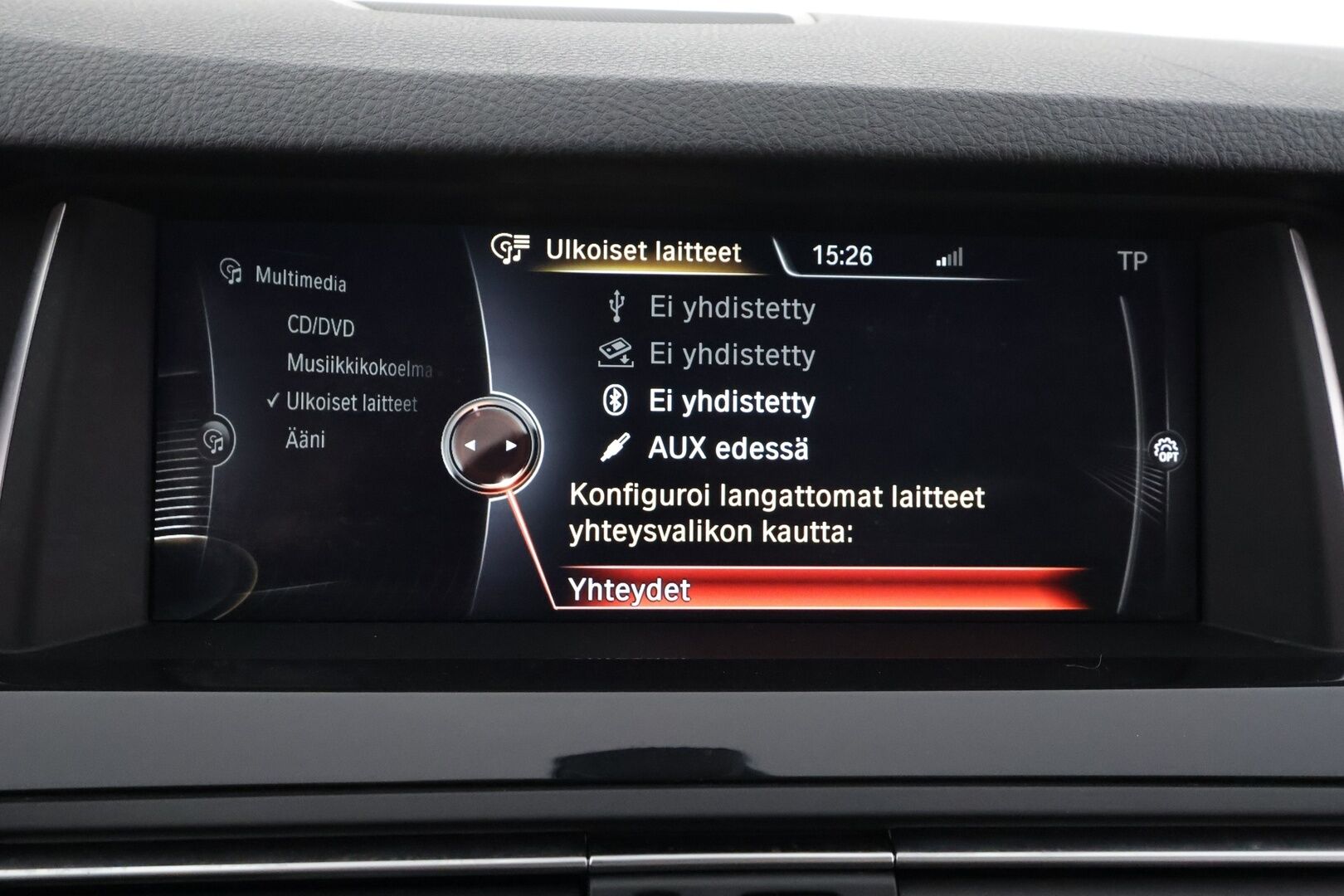 BMW 520 2015 F11 Touring 520d A Business Exclusive * Panorama / ACC / Xenon / P.Tutkat / Navi / Sisätilanlämmitin * - HUD / HiFi / Nahkaverhoilu / Kahdet renkaat aluvanteilla