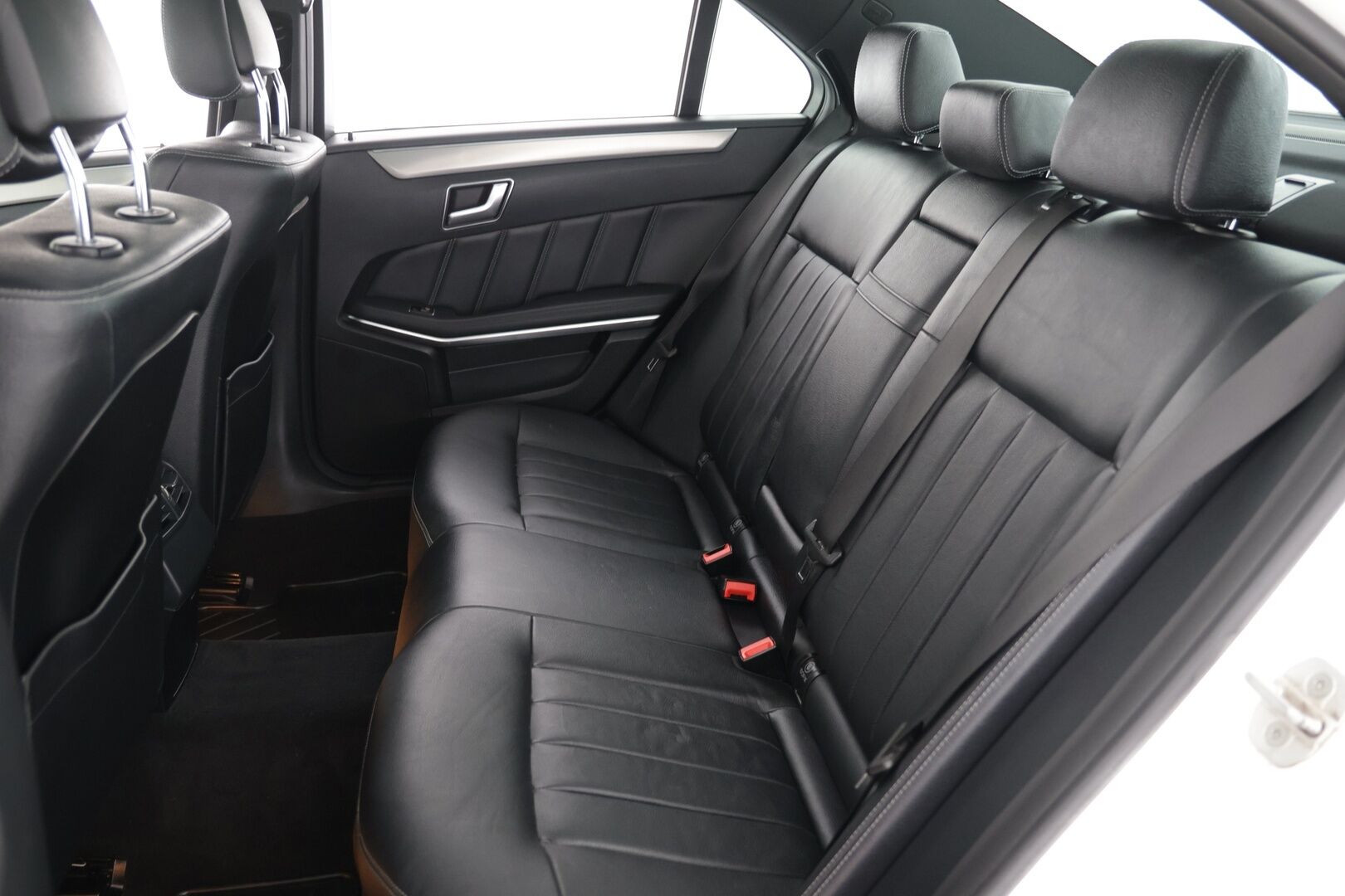 Mercedes-Benz E 2015 220 BlueTec 4Matic A Business - Ortopedi-istuimet / Kattoluukku / P.Kamera / Navi / LED ajovalot / BLISS / Tutkat eteen ja taakse