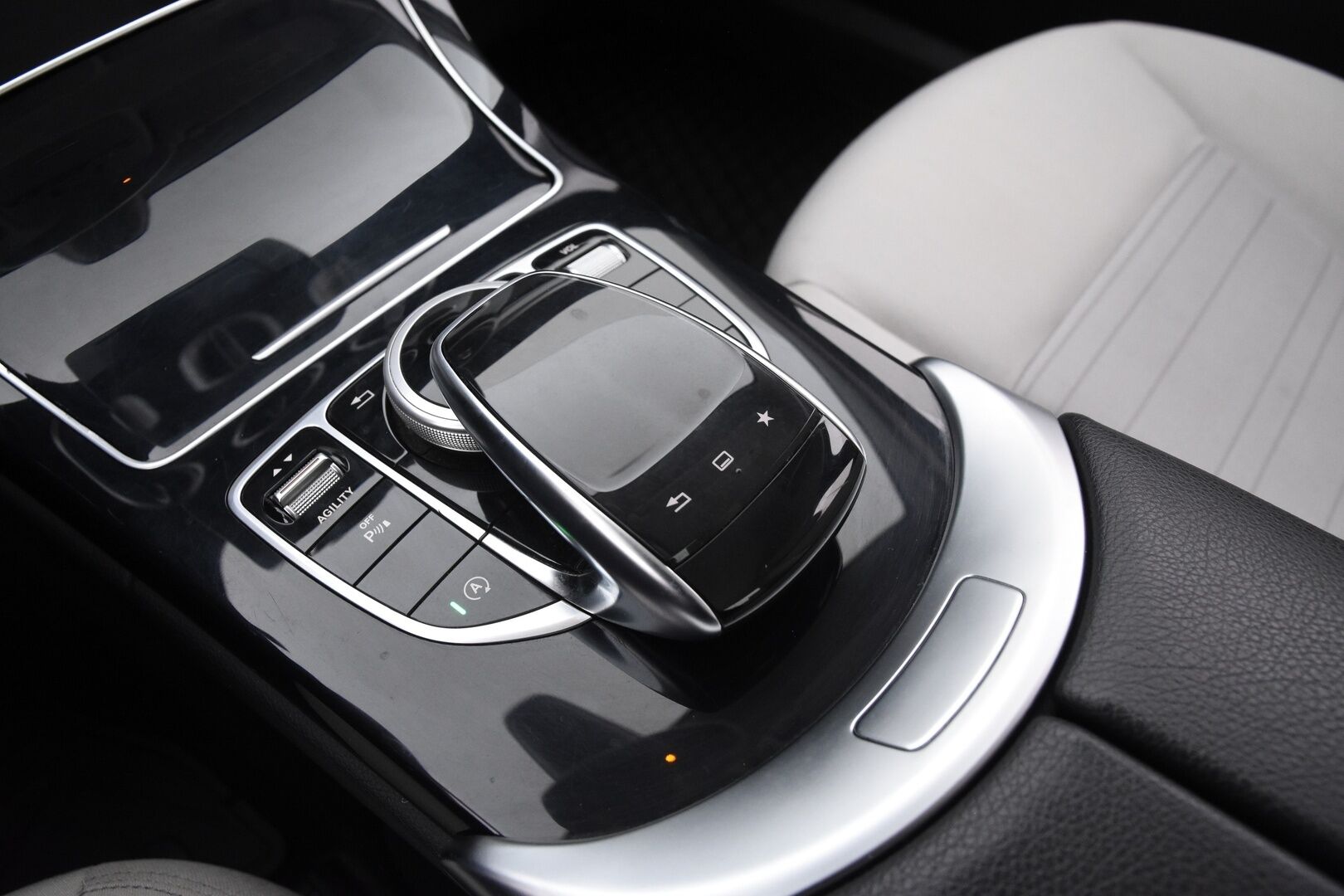 Mercedes-Benz C 2015 C 180 Sedan (AA) 4ov 1595cm3 A