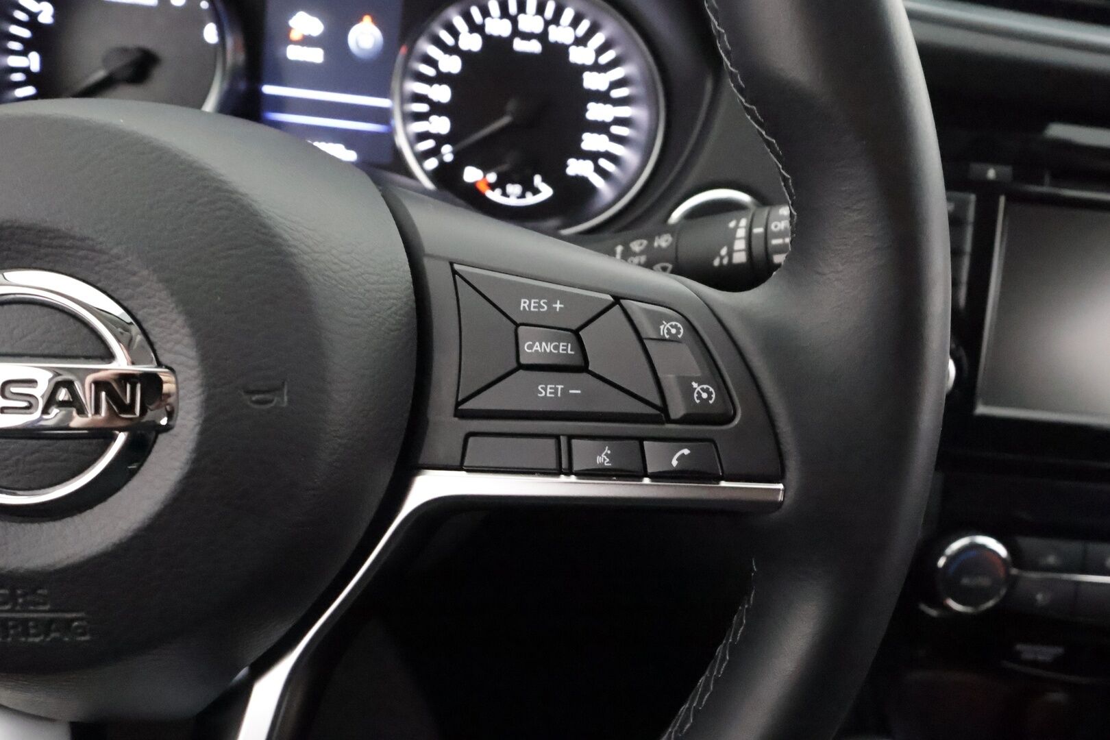 Nissan Qashqai 2021 DIG-T 160 N-Connecta 2WD DCT MY21 - | Koukku | 360° kamera | Navi | Keyless | Lohko+sisälämmitin | P.tutkat | Kaistavahti | 1-om suomiauto | Merkkihuollot | 2x renkaat aluin |  