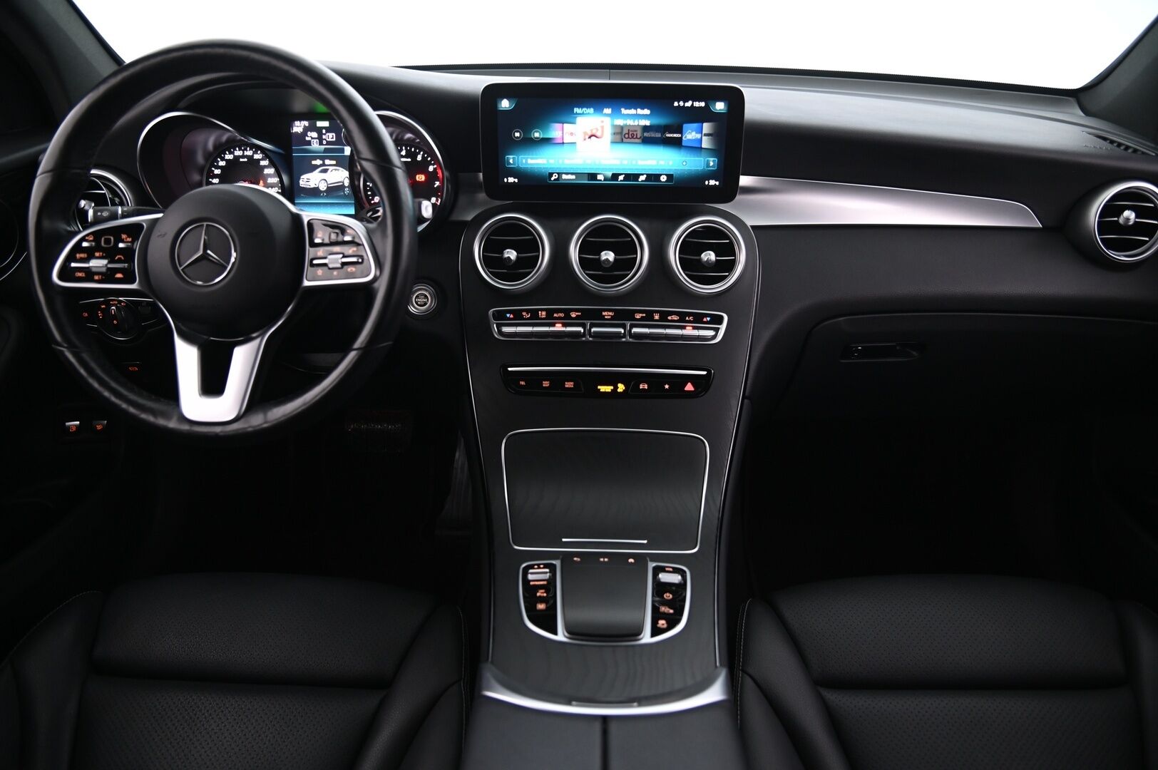 Mercedes-Benz GLC 2021 300 de 4MATIC A Business Coupé EQ Power *Suomi-Auto / Muistipenkit / LED-High Performance / DTR+ / P-Kamera* - 3,99 % KORKOTARJOUS TÄHÄN AUTOON 7.9. ASTI! - *Juuri saapunut! / 2.Om. / Facelift / Merkkiliikkeen huoltohistoria / Navi / Tutkat / 2 Renkaat vanteineen / Siisti*