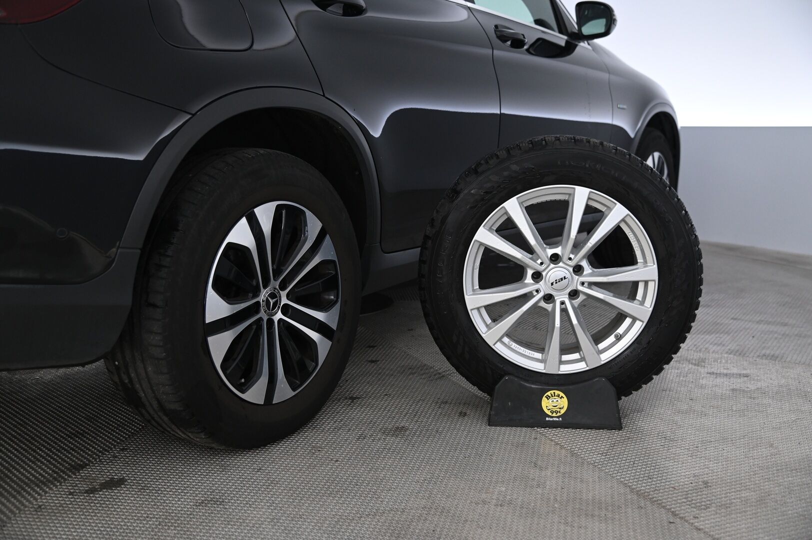 Mercedes-Benz GLC 2021 300 de 4MATIC A Business Coupé EQ Power *Suomi-Auto / Muistipenkit / LED-High Performance / DTR+ / P-Kamera* - 3,99 % KORKOTARJOUS TÄHÄN AUTOON 7.9. ASTI! - *Juuri saapunut! / 2.Om. / Facelift / Merkkiliikkeen huoltohistoria / Navi / Tutkat / 2 Renkaat vanteineen / Siisti*