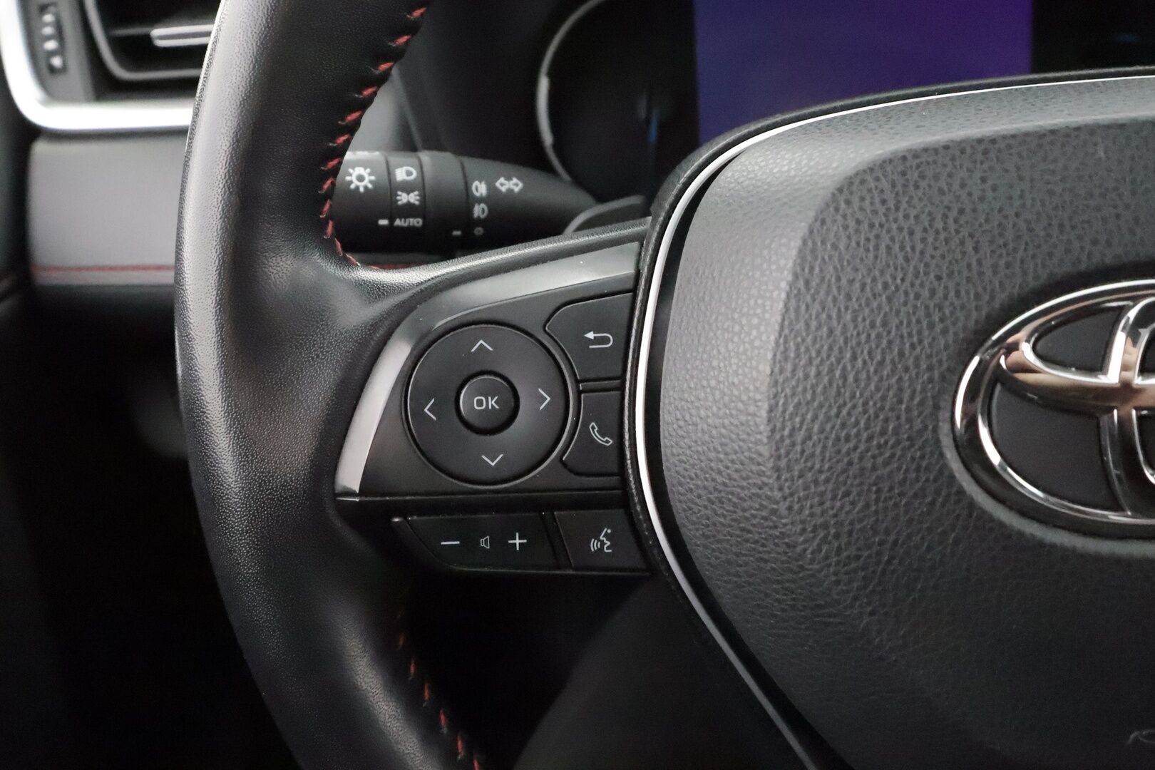 Toyota RAV4 Plug-in 2021 Hybrid 2,5 AWD-i Premium - ACC | HUD | JBL | Koukku | Webasto | Panorama | LED | Navi | Muistipenkki | 360° | Ilmastoidut nahat | Keyless | Suomi-auto | Merkkihuollettu | Supervarusteet