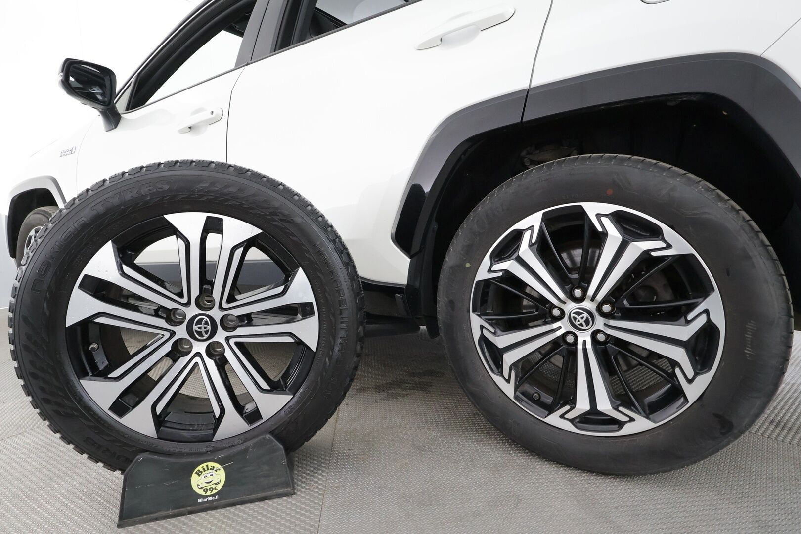 Toyota RAV4 Plug-in 2021 Hybrid 2,5 AWD-i Premium - ACC | HUD | JBL | Koukku | Webasto | Panorama | LED | Navi | Muistipenkki | 360° | Ilmastoidut nahat | Keyless | Suomi-auto | Merkkihuollettu | Supervarusteet