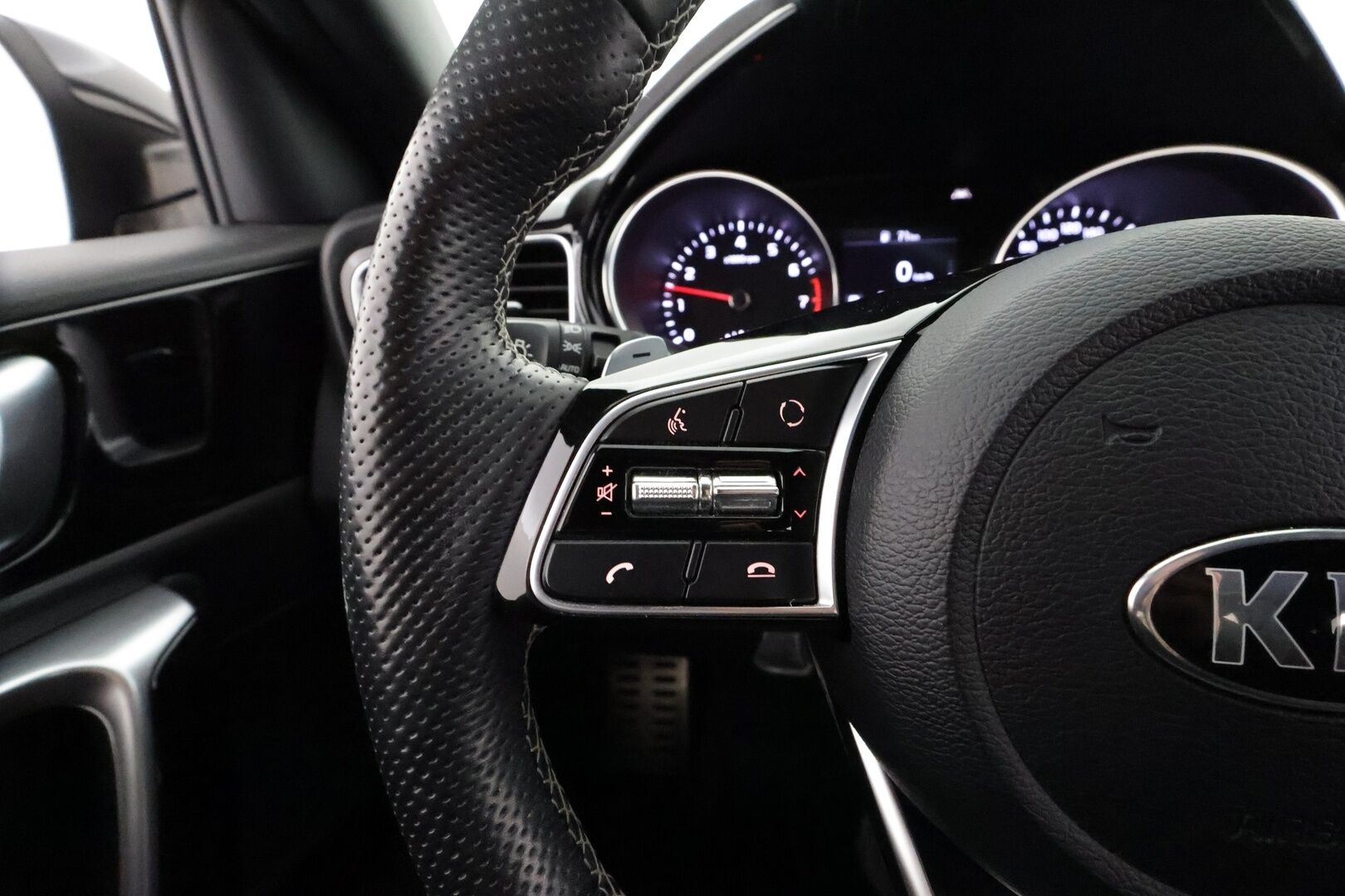 Kia ProCeed 2021 1,5 T-GDI 160hv GT-Line DCT * Sisätilanlämmitin / P.Kamera / Kaistavahti / Apple&Android / Ratinlämmitys / Vakkari * - Suomi-auto / Merkkihuollot / Kahdet renkaat aluvanteilla - HULLUT AVAJAISHULINAT KORKOTARJOUS 3,29 %