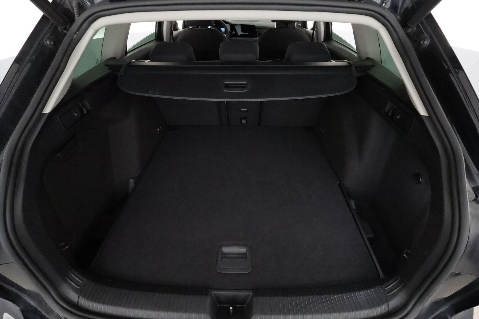 Volkswagen Golf 2021 Variant Style Business 1,5 eTSI 96 kW (MHEV) DSG **Webasto / Adapt.Vakkari / LED / P.kamera / Hierova Muistipenkki** - Suomi-auto / Kahdet Renkaat / Merkkihuollettu!