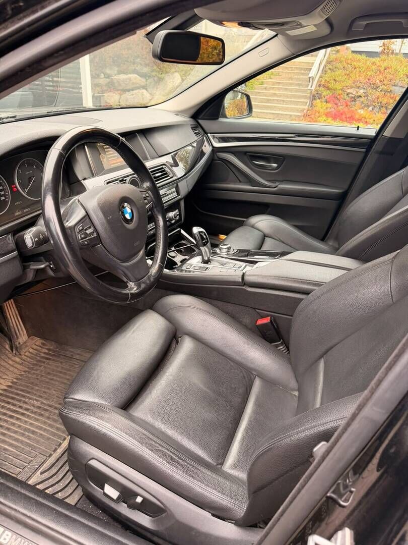 BMW 520 2016 BMW 520d xDrive Farmari - Vakkari | Lohko | KeyLessGo | Ratin.Lämmitin | Vetokoukku | Suomi-auto | 2xRenkaat aluvanteilla | 
