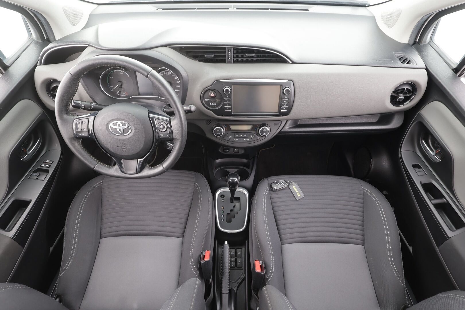 Toyota Yaris 2020 1,5 Hybrid Active 5ov - | Vakkari | P.Kamera | Kaistavahti | Autom.ilmastointi | Bluetooth | Suomi-auto | Kahdet renkaat aluvanteilla | 