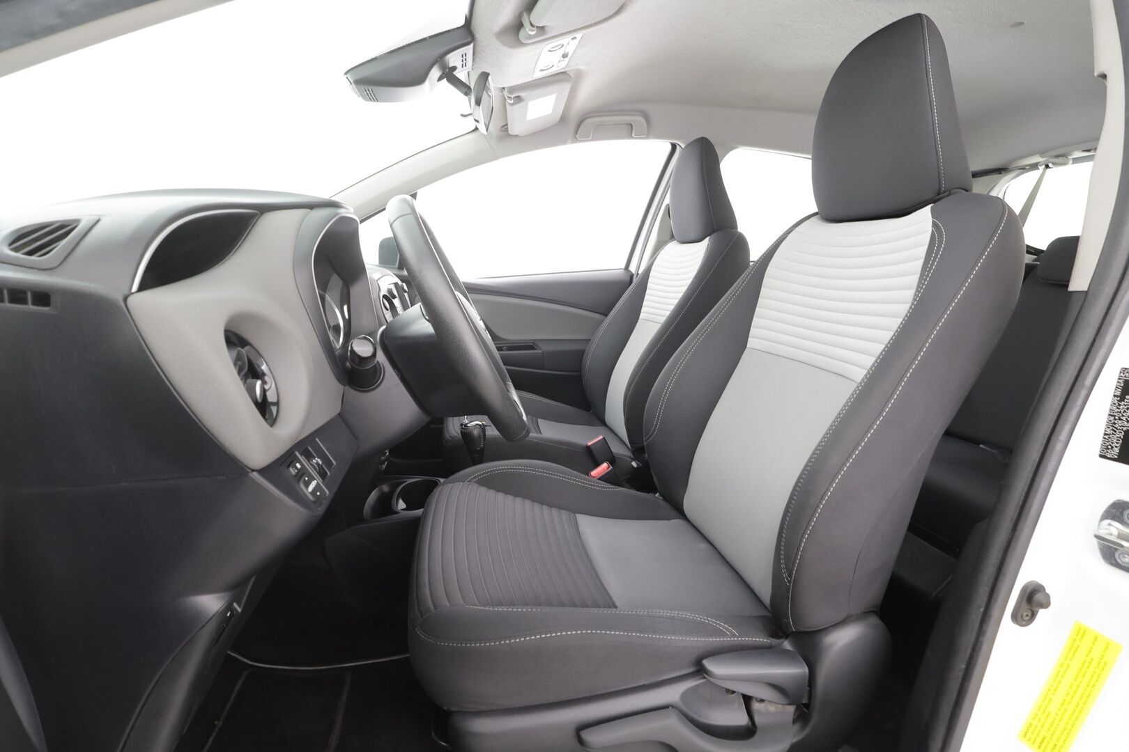 Toyota Yaris 2020 1,5 Hybrid Active 5ov - | Vakkari | P.Kamera | Kaistavahti | Autom.ilmastointi | Bluetooth | Suomi-auto | Kahdet renkaat aluvanteilla | 