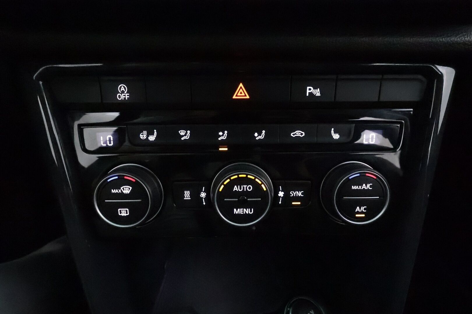 Volkswagen T-Roc 2020 Sport 1,5 TSI EVO 110 kW DSG **Webasto / LED-valot / ACC / P.Tutkat / Puolinahat / Digimittaristo / KeylessGO** - Suomi-auto / Kahdet Renkaat