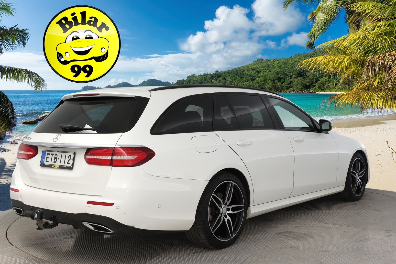 Mercedes-Benz E 2017 220d T A Premium Business AMG - AMG sisä- ja ulkopaketti/  Koukku/  Kamera/  Sporttipenkit/  Ambient*
