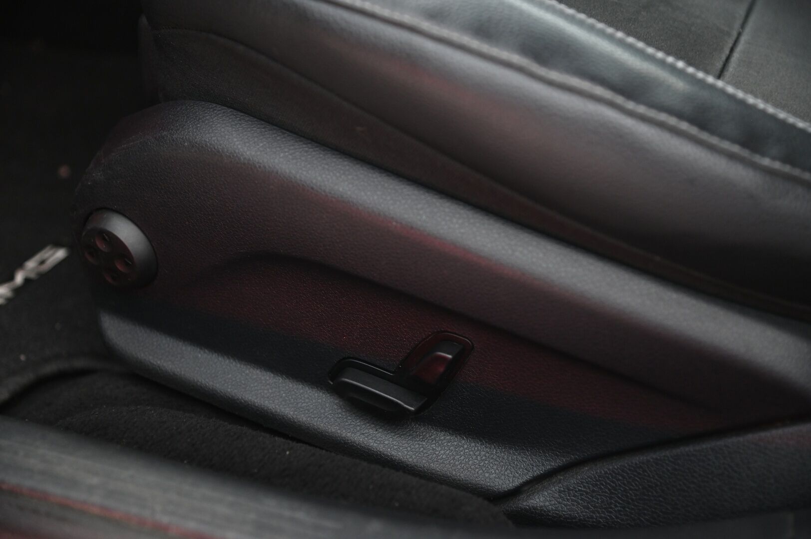 Mercedes-Benz E 2017 220d T A Premium Business AMG - AMG sisä- ja ulkopaketti/  Koukku/  Kamera/  Sporttipenkit/  Ambient*