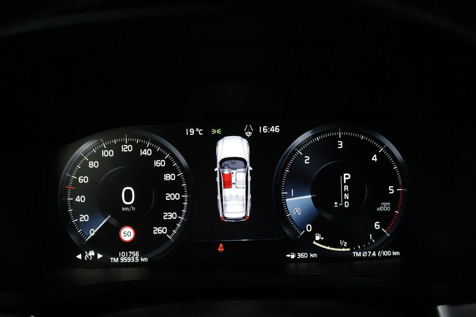 Volvo V60 2020 D4 AWD Business R-Design aut *Webasto / Sähkömuisti kuskin penkki / P. kamera / ACC / BLISS / Vetokoukku / Keyless* - Suomi-auto / Juuri huollettu / Volvo On Call / High performance Audio / Ratinlämmitys / Puskurin alle taittuva vetokoukku / Full-LED Active High Beam 