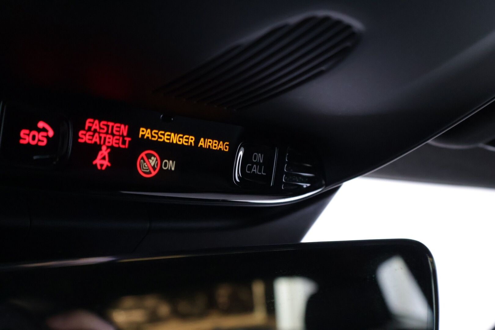 Volvo V60 2020 D4 AWD Business R-Design aut *Webasto / Sähkömuisti kuskin penkki / P. kamera / ACC / BLISS / Vetokoukku / Keyless* - Suomi-auto / Juuri huollettu / Volvo On Call / High performance Audio / Ratinlämmitys / Puskurin alle taittuva vetokoukku / Full-LED Active High Beam 