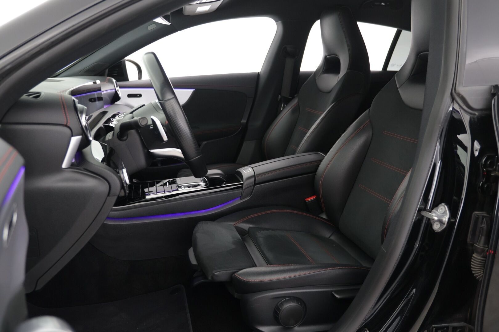 Mercedes-Benz CLA 2020 180 A Shooting Brake Business AMG - | AMG sisä- ja ulkopaketit | Widescreen | P.Kamera | Ambient | ACC | 