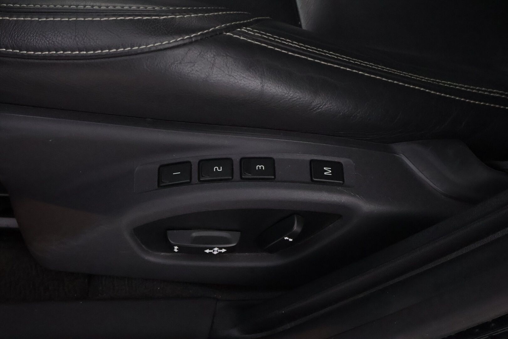 Volvo V60 2015 D6 AWD Summum+ Plug In Hybrid aut YritysOutlet - Myydään vain yrityksille - YritysOutlet - Myydään vain yrityksille