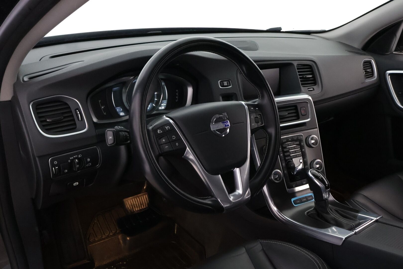 Volvo V60 2015 D6 AWD Summum+ Plug In Hybrid aut YritysOutlet - Myydään vain yrityksille - YritysOutlet - Myydään vain yrityksille