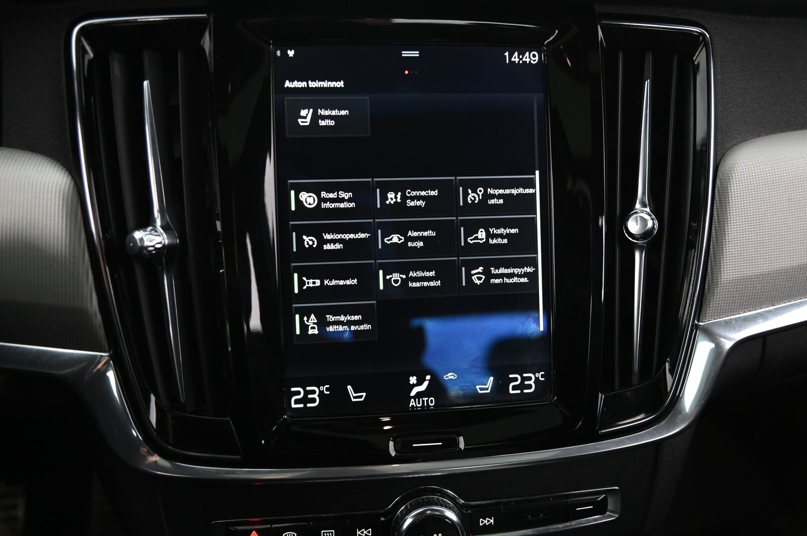 Volvo S90 2018 D4 AWD R-Design aut *Muistipenkki / ACC / BLIS / Vetokoukku / Webasto / Lasikattoluukku* - *Seuraava katsastus 4/26 / 2x Hyvät renkaat ja alumiinivanteet*