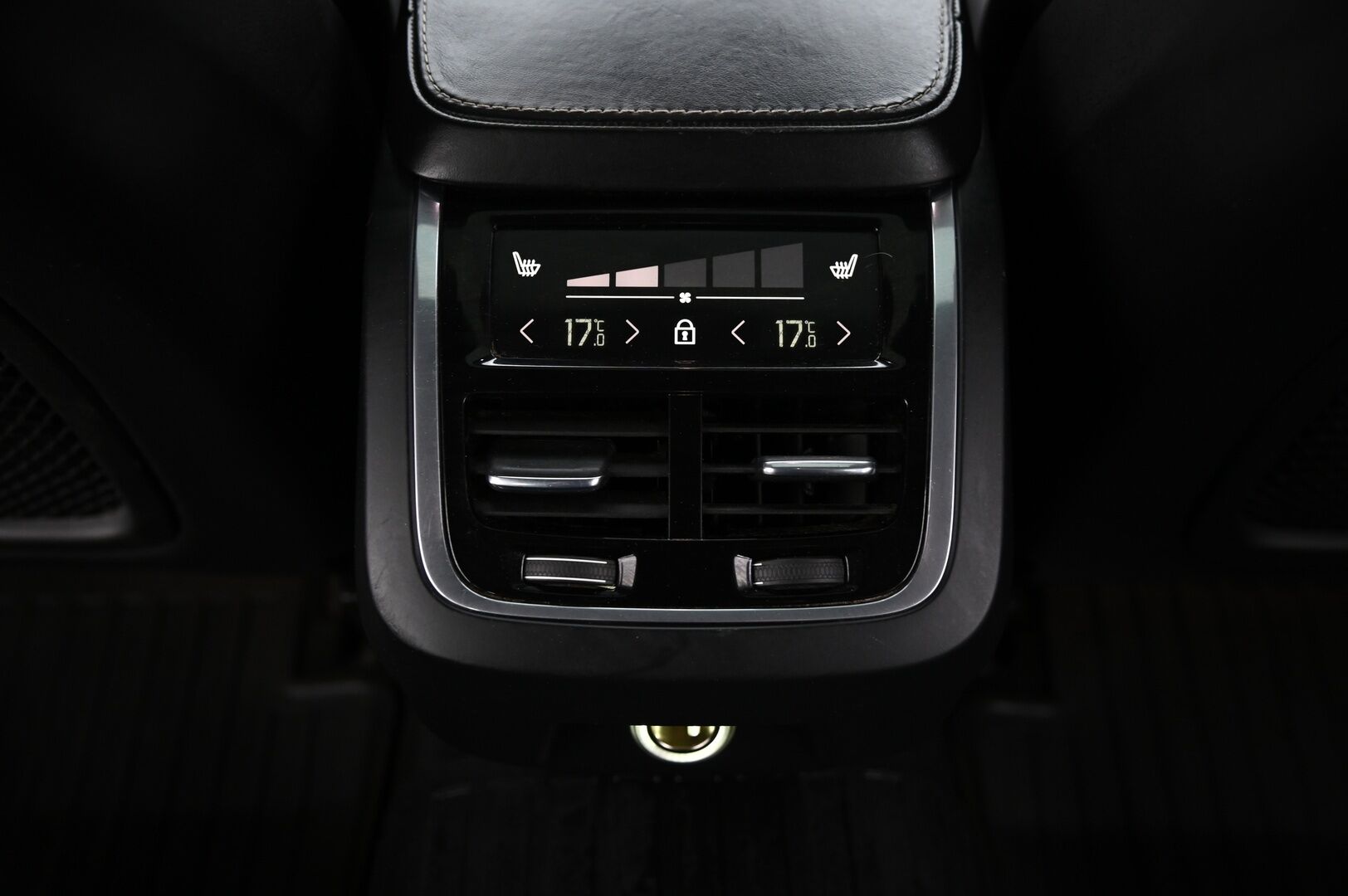 Volvo S90 2018 D4 AWD R-Design aut *Muistipenkki / ACC / BLIS / Vetokoukku / Webasto / Lasikattoluukku* - *Seuraava katsastus 4/26 / 2x Hyvät renkaat ja alumiinivanteet*