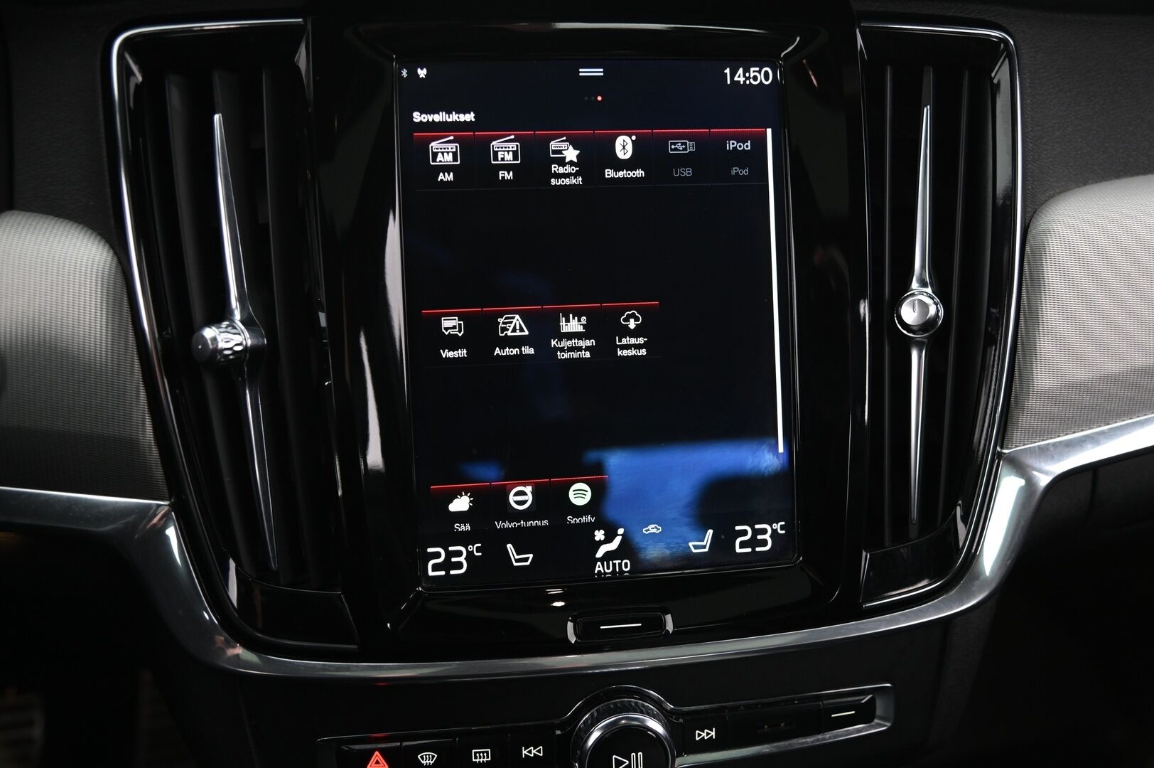 Volvo S90 2018 D4 AWD R-Design aut *Muistipenkki / ACC / BLIS / Vetokoukku / Webasto / Lasikattoluukku* - *Seuraava katsastus 4/26 / 2x Hyvät renkaat ja alumiinivanteet*