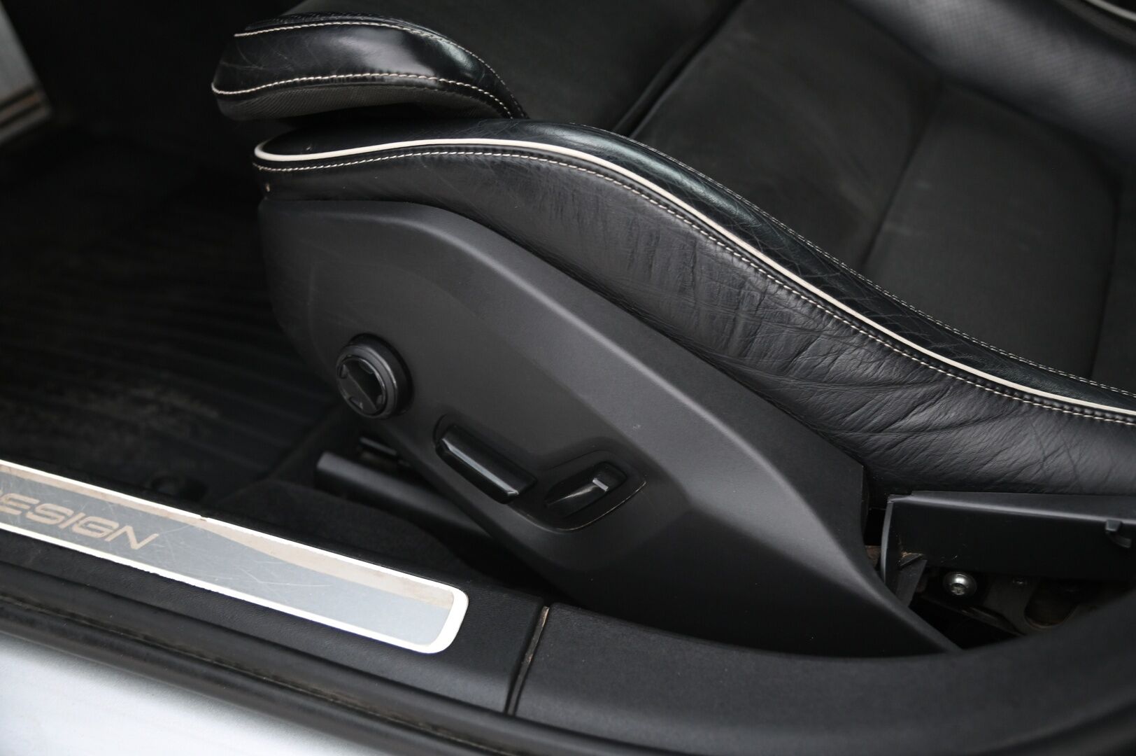 Volvo S90 2018 D4 AWD R-Design aut *Muistipenkki / ACC / BLIS / Vetokoukku / Webasto / Lasikattoluukku* - *Seuraava katsastus 4/26 / 2x Hyvät renkaat ja alumiinivanteet*
