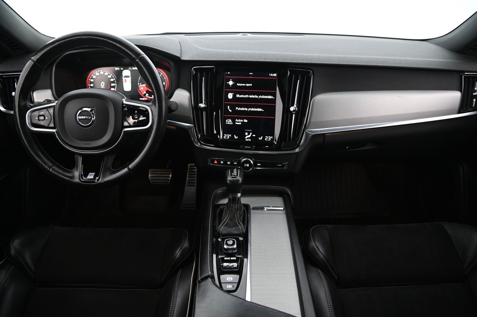 Volvo S90 2018 D4 AWD R-Design aut *Muistipenkki / ACC / BLIS / Vetokoukku / Webasto / Lasikattoluukku* - *Seuraava katsastus 4/26 / 2x Hyvät renkaat ja alumiinivanteet*