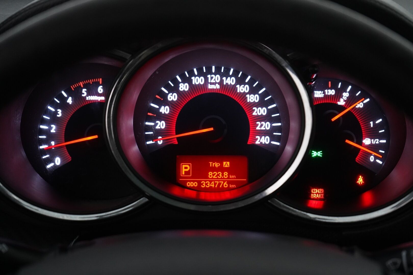Kia Sorento 2012 2,2 CRDi AWD EX A/T 5P *Panorama / Lohko / Vakkari / Koukku / Kamera / Nahat* - Kahdet Kian alumiinivanteet / Juuri huollettu