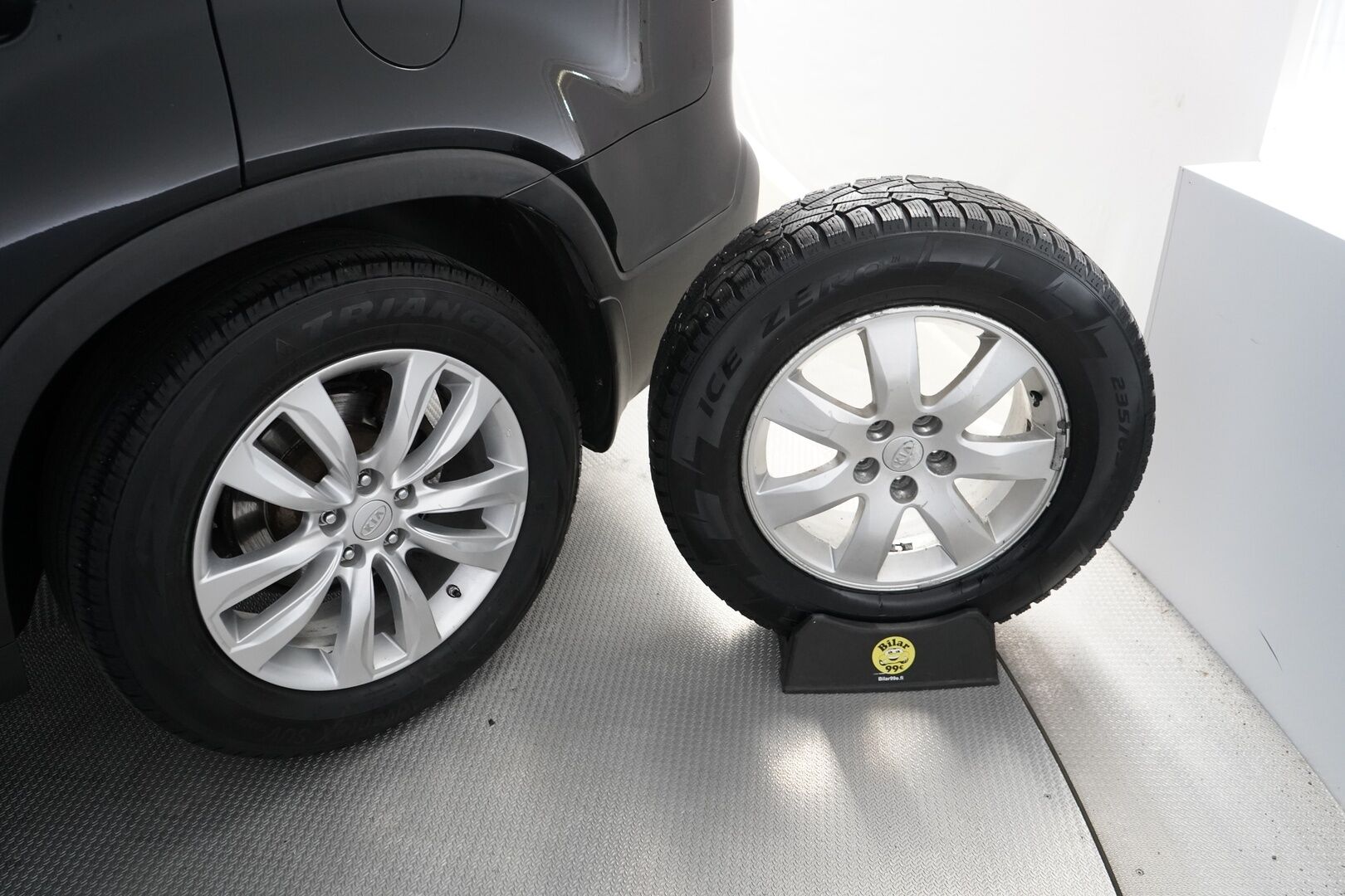 Kia Sorento 2012 2,2 CRDi AWD EX A/T 5P *Panorama / Lohko / Vakkari / Koukku / Kamera / Nahat* - Kahdet Kian alumiinivanteet / Juuri huollettu