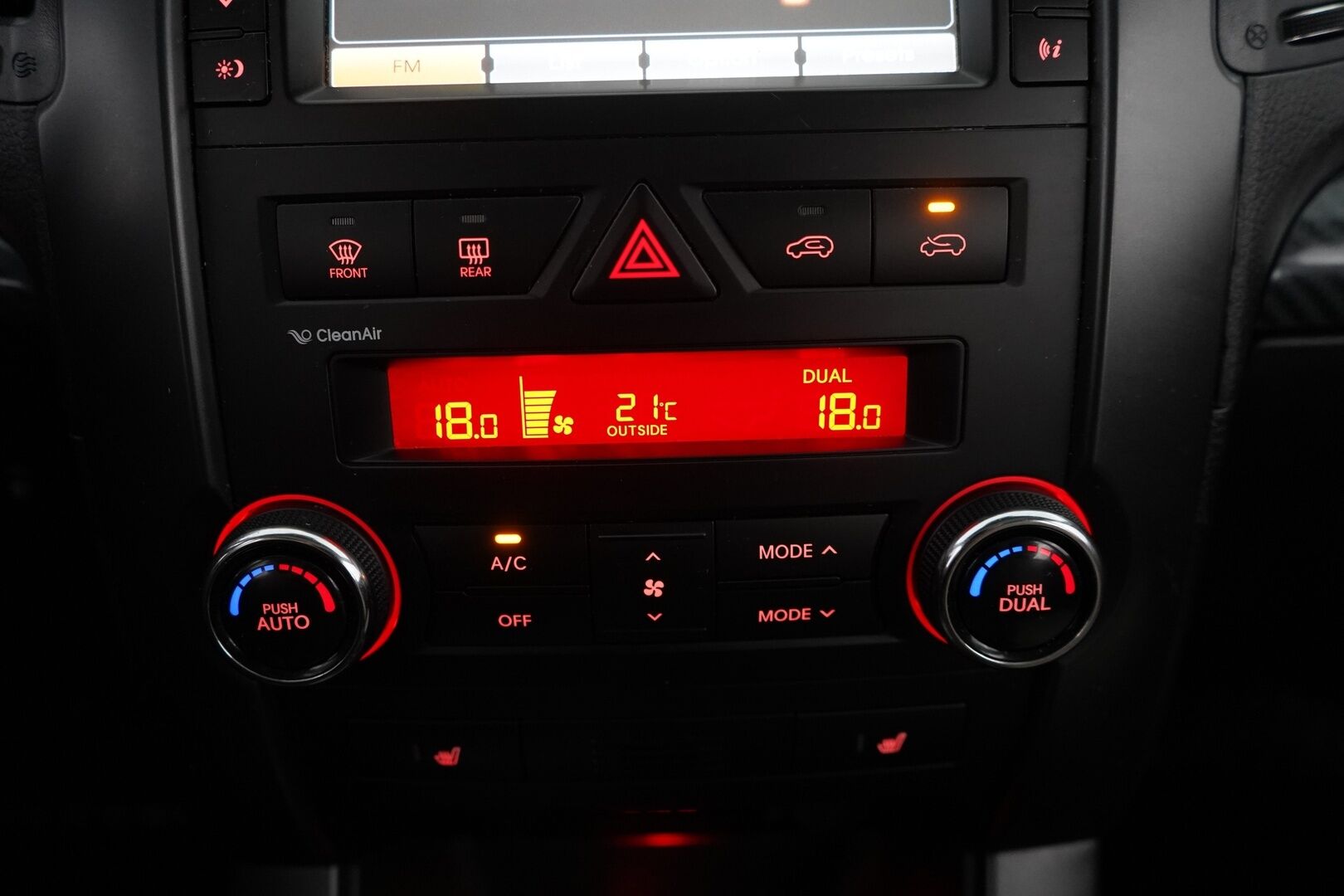 Kia Sorento 2012 2,2 CRDi AWD EX A/T 5P *Panorama / Lohko / Vakkari / Koukku / Kamera / Nahat* - Kahdet Kian alumiinivanteet / Juuri huollettu