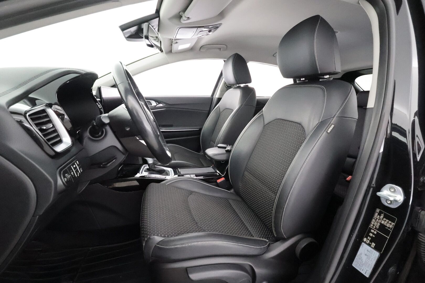 Kia XCeed 2020 1,6 T-GDI ISG 204hv Business Premium DCT AT - | ACC | JBL | Puolinahat | LFA | BSM | LED | Keyless | P.kamera | Lämm. ratti | Lämm. tuulilasi | Sähk. takaluukku | Apple & Android | Navi | 
