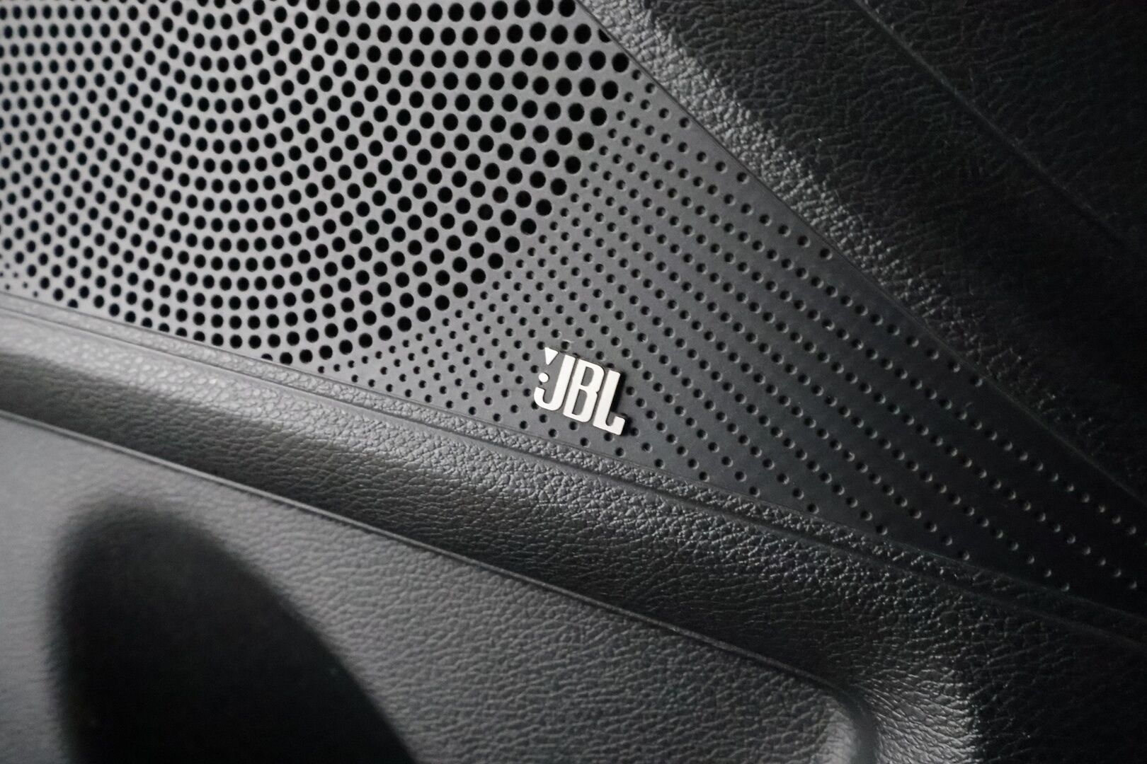 Kia XCeed 2020 1,6 T-GDI ISG 204hv Business Premium DCT AT - | ACC | JBL | Puolinahat | LFA | BSM | LED | Keyless | P.kamera | Lämm. ratti | Lämm. tuulilasi | Sähk. takaluukku | Apple & Android | Navi | 