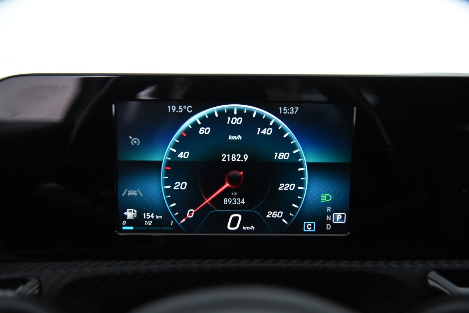 Mercedes-Benz A 2020 180 A Business Style / Suomi-Auto / P-kamera / Vetokoukku / LED - 2x Mercedes vanteet / Vakkari 
