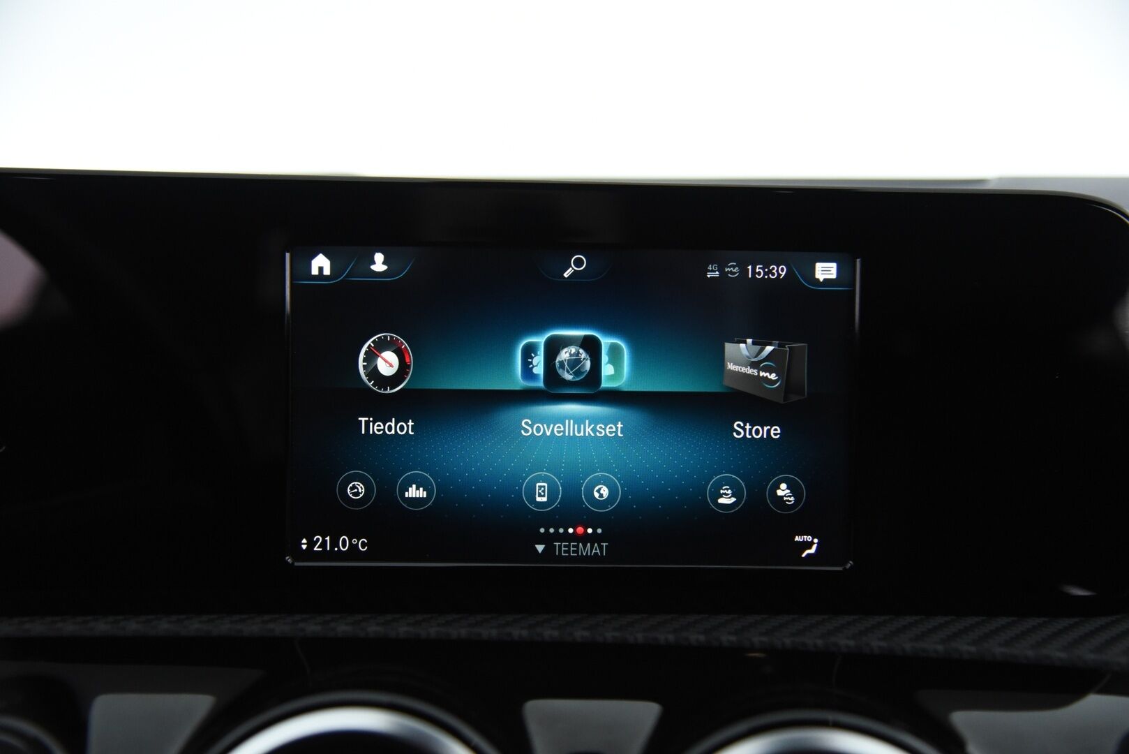 Mercedes-Benz A 2020 180 A Business Style / Suomi-Auto / P-kamera / Vetokoukku / LED - 2x Mercedes vanteet / Vakkari 