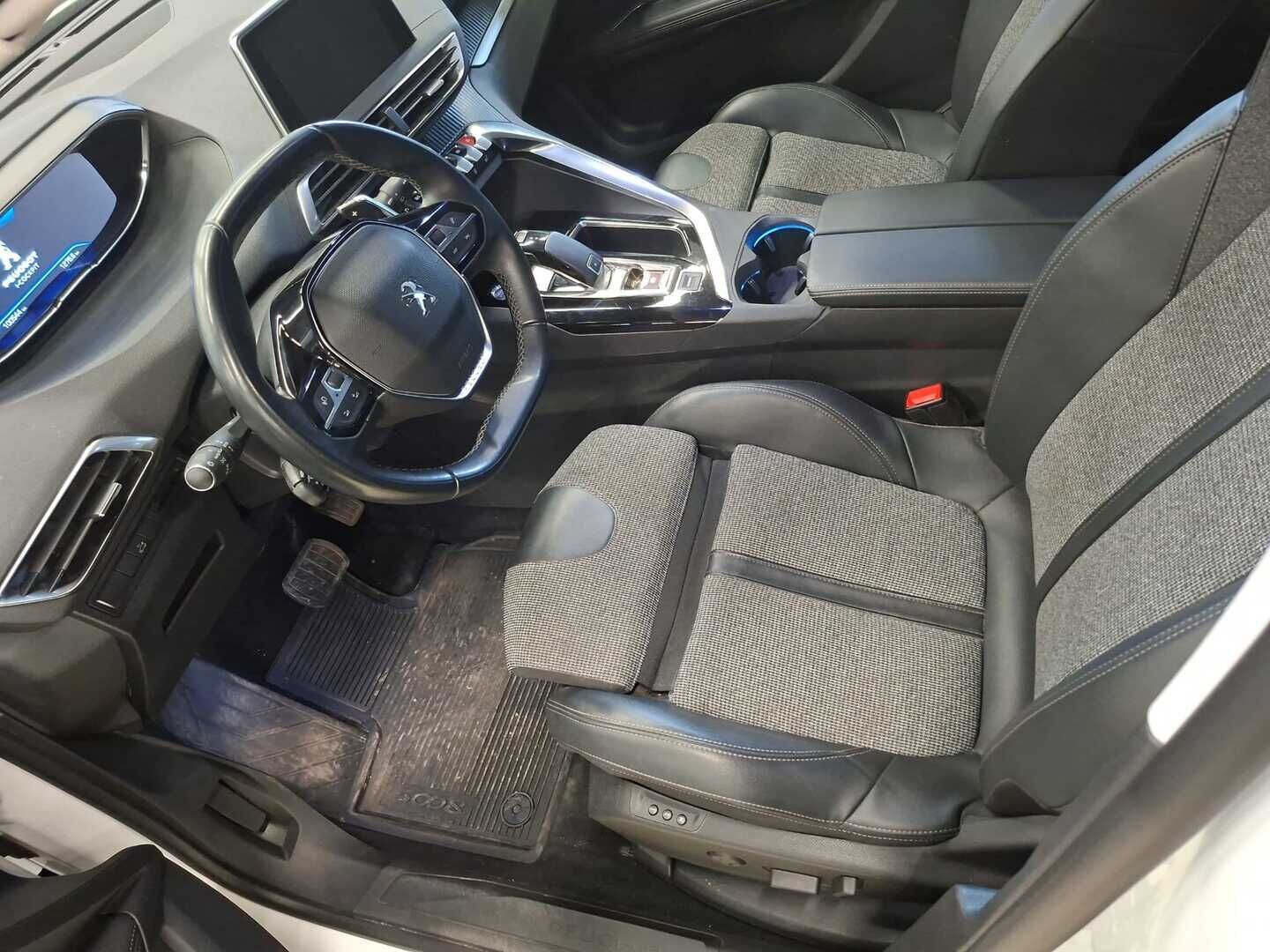 Peugeot 5008 2020 Allure BlueHDi 130 EAT8-automaatti *Vakionopeudensäädin / Digitaalimittaristo / BLIS / KeylessGo* - *Jakopää tehty / kahdet alumiinivanteet ja hyvät renkaat / 7-paikkainen*