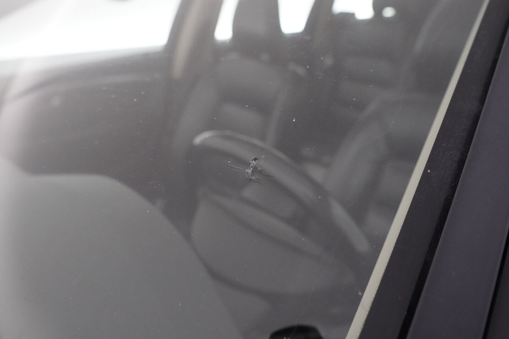 Volvo V70 2008 2.4D Summum aut *YritysOutlet - Myydään vain yrityksille* - Kahdet hyvät renkaat / Hyvät huollot / Kattoikkuna / Nahkasisusta